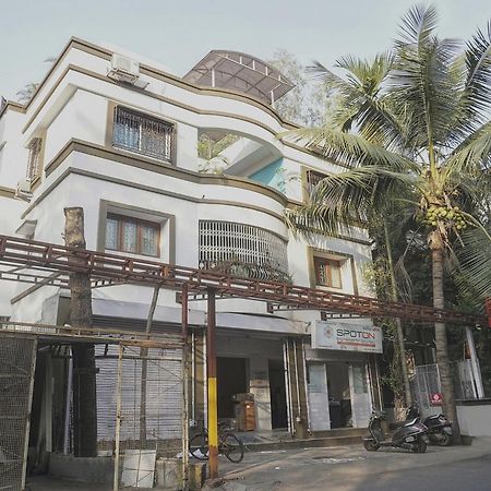 Super Townhouse The Upper Room Near Pune Airport Lohogaon Exteriör bild