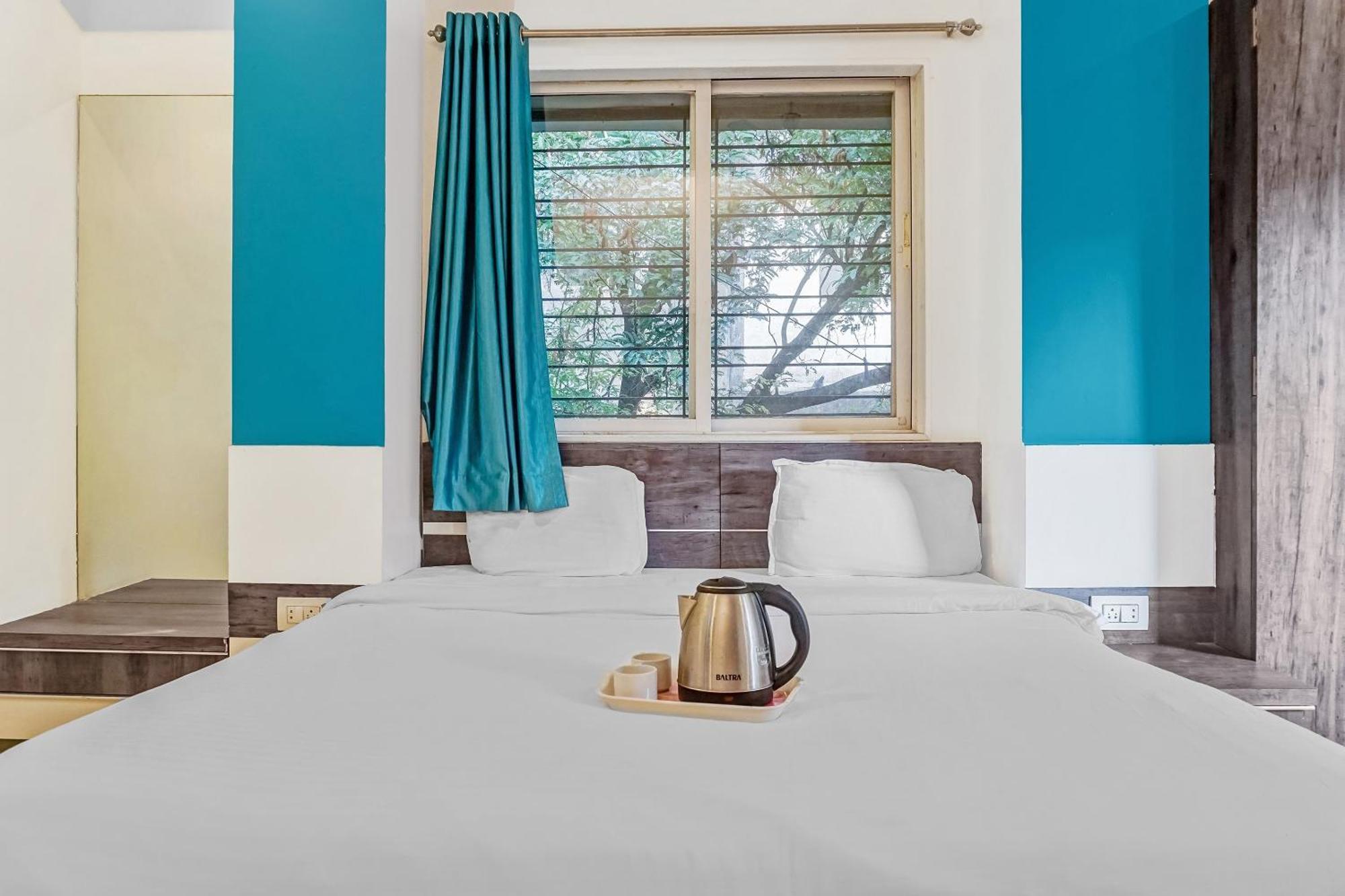 Super Townhouse The Upper Room Near Pune Airport Lohogaon Exteriör bild