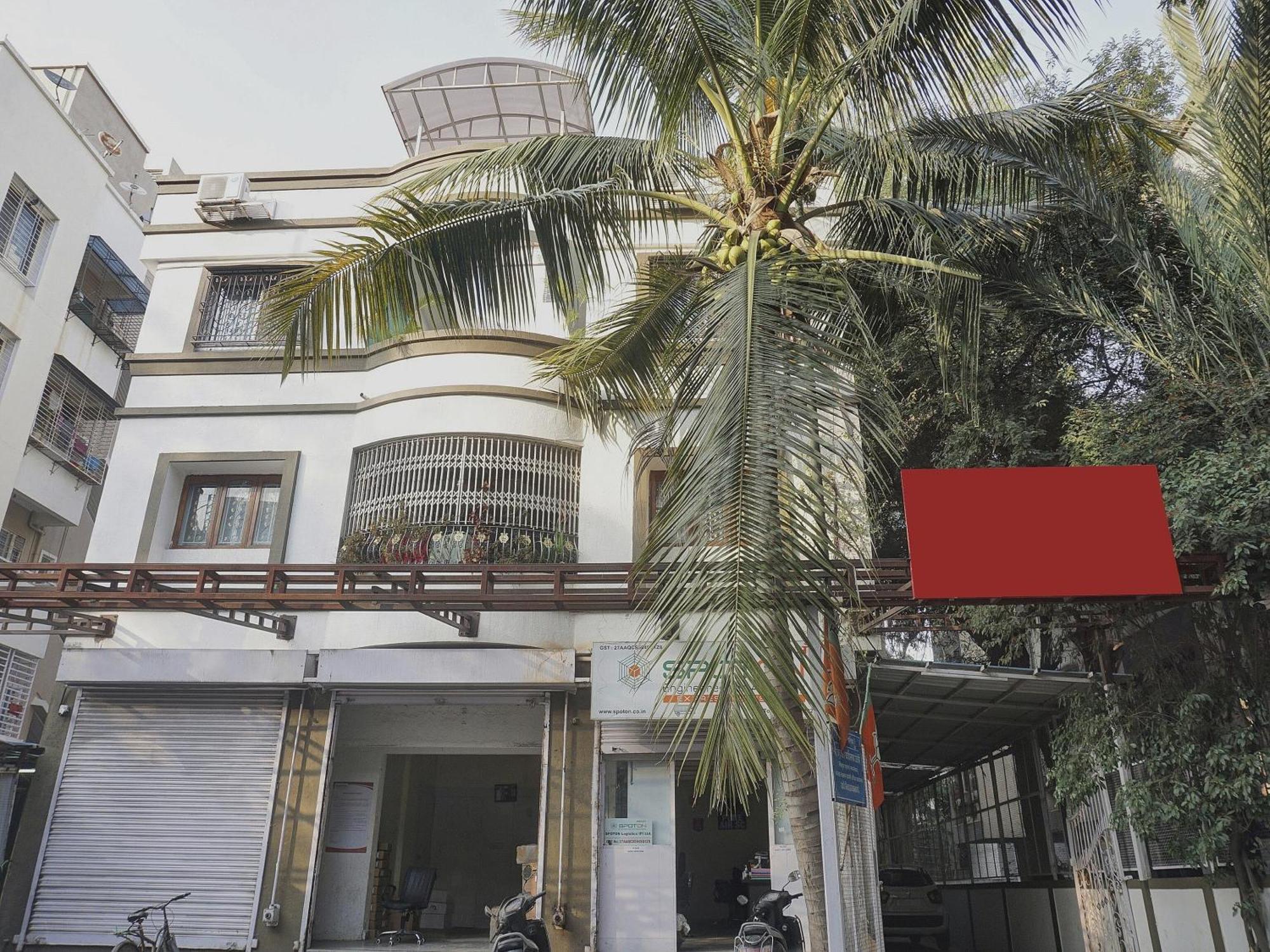 Super Townhouse The Upper Room Near Pune Airport Lohogaon Exteriör bild
