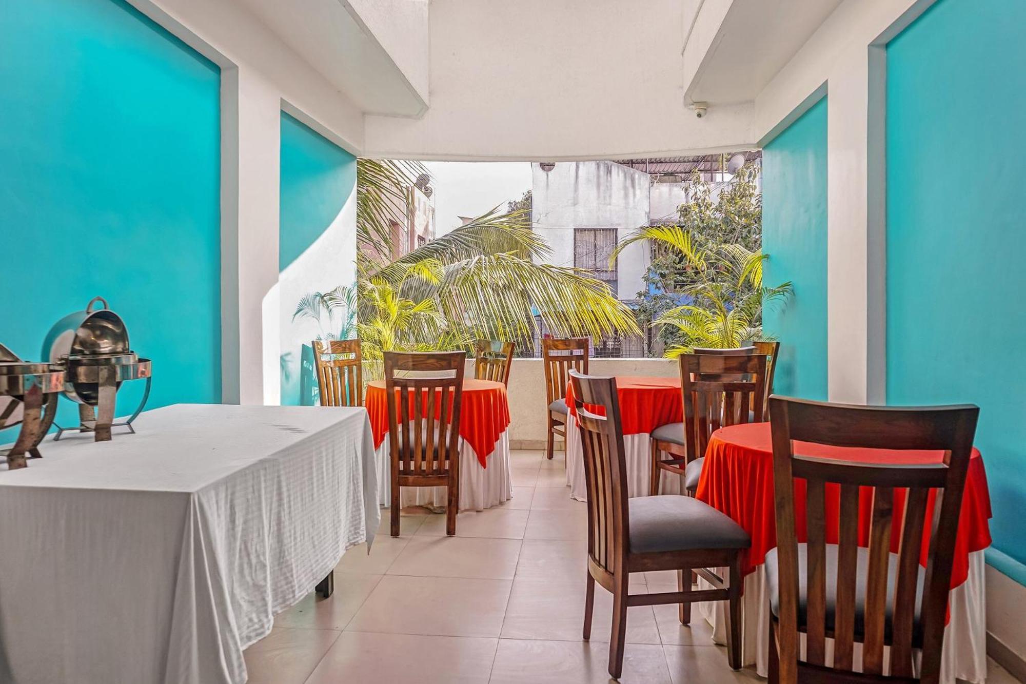 Super Townhouse The Upper Room Near Pune Airport Lohogaon Exteriör bild