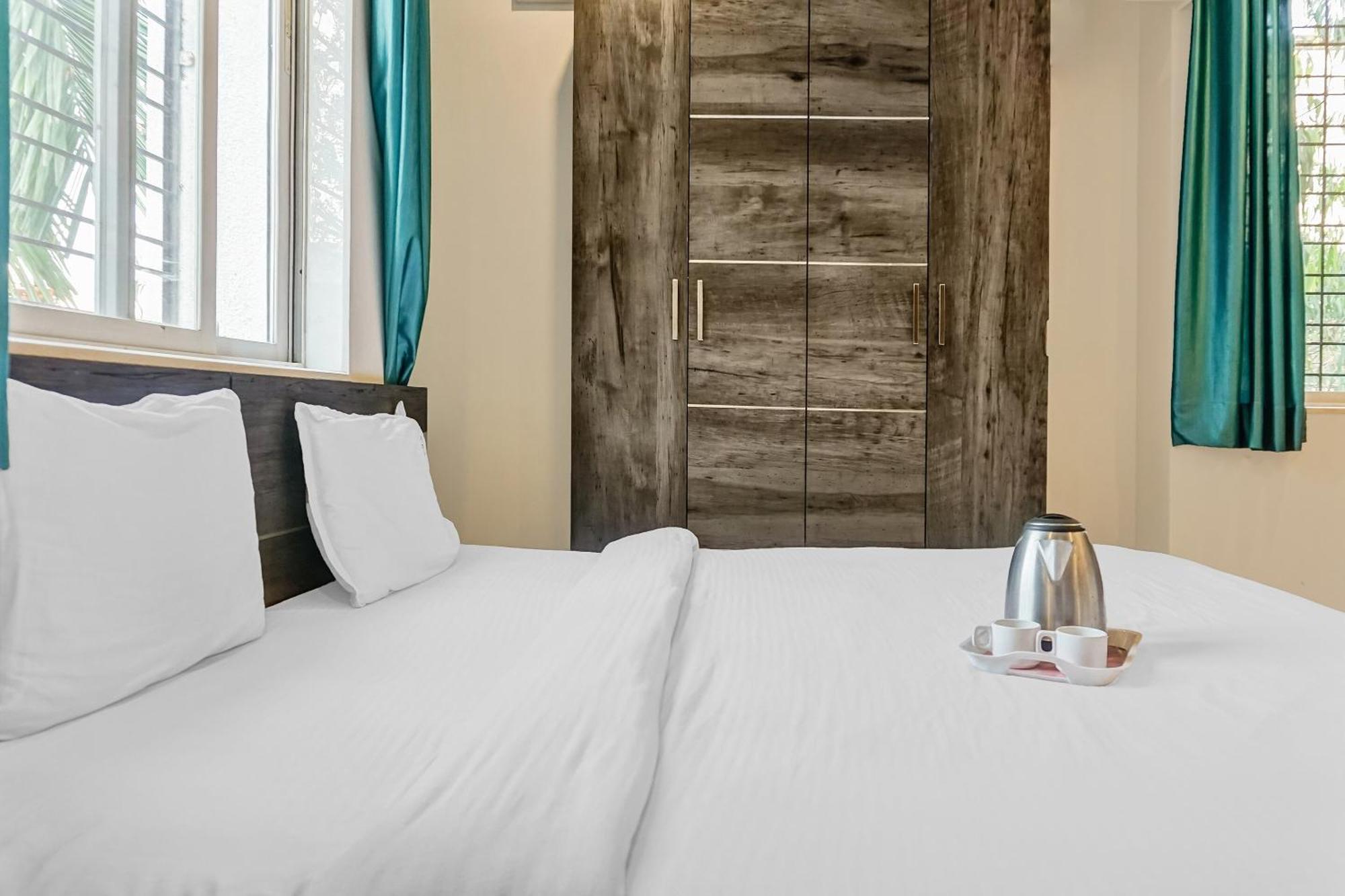 Super Townhouse The Upper Room Near Pune Airport Lohogaon Exteriör bild