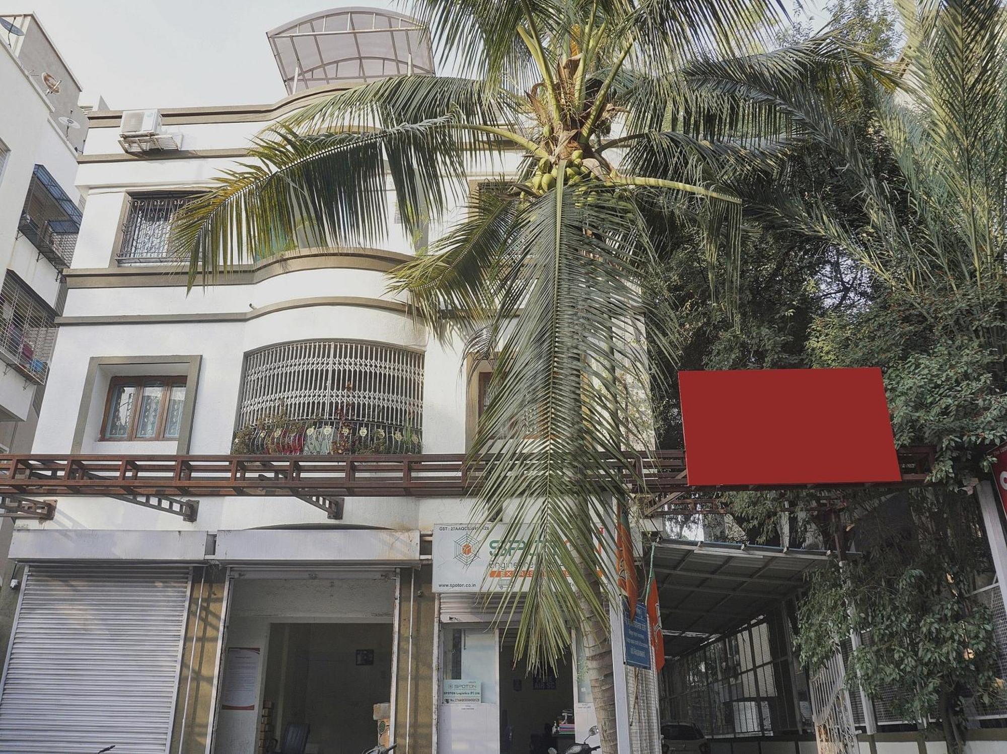 Super Townhouse The Upper Room Near Pune Airport Lohogaon Exteriör bild
