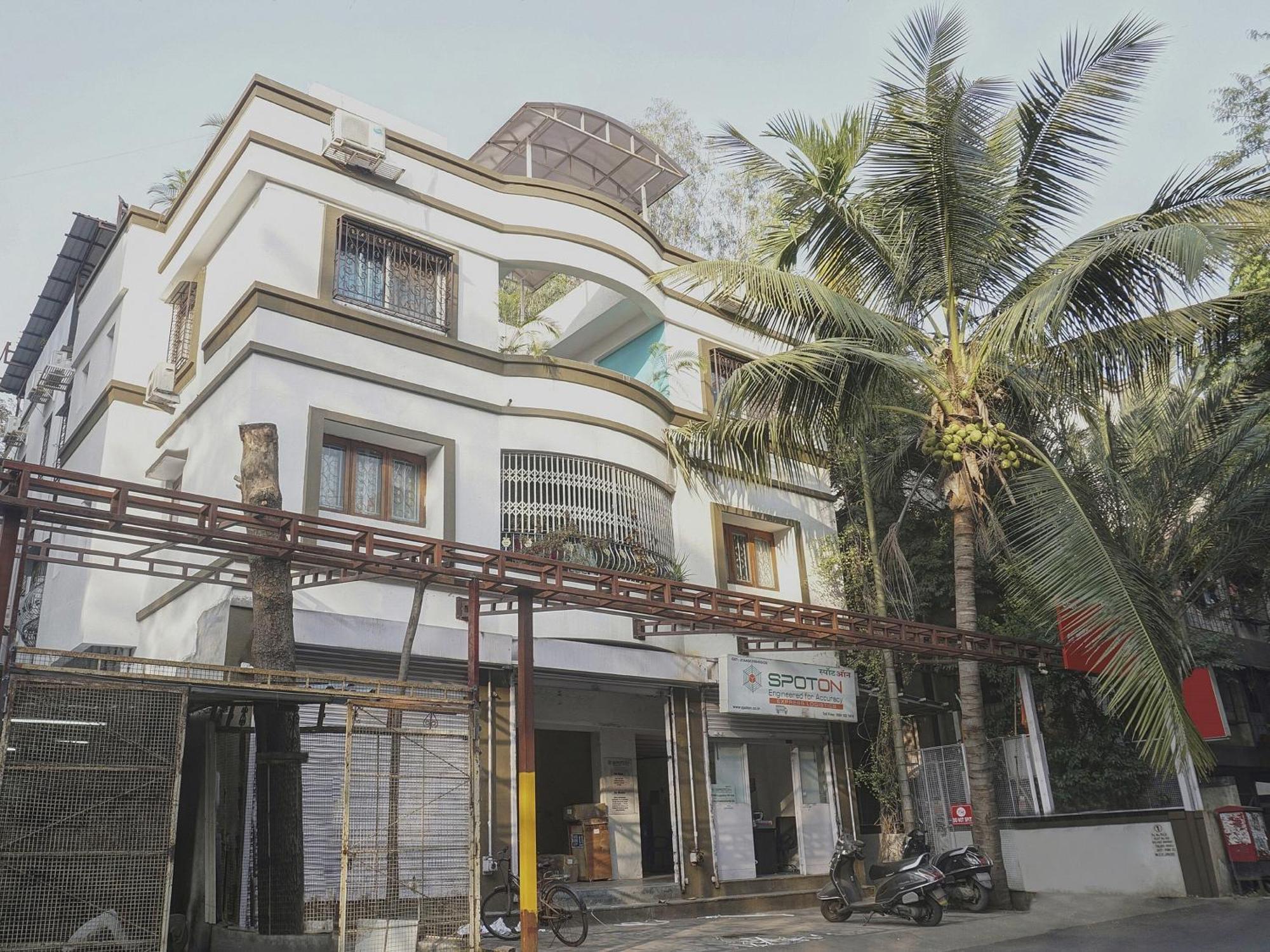 Super Townhouse The Upper Room Near Pune Airport Lohogaon Exteriör bild