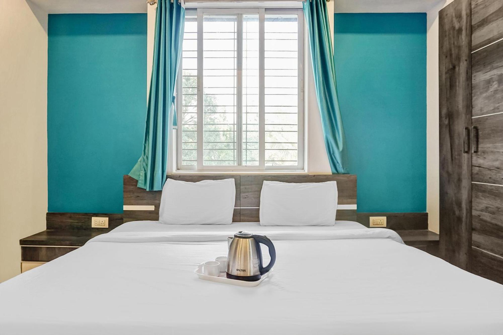 Super Townhouse The Upper Room Near Pune Airport Lohogaon Exteriör bild